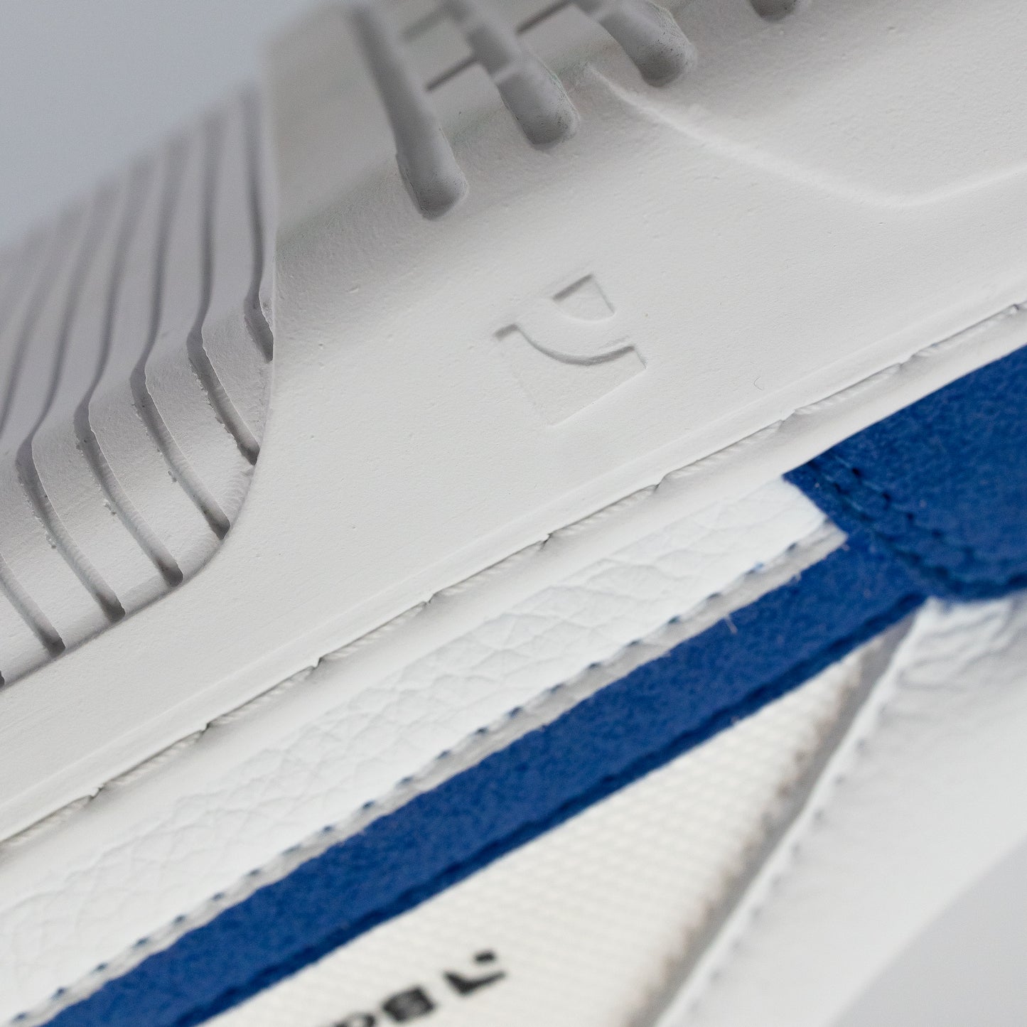 Barefoot Sneakers Barebarics - Zing - White & Blue 10 OzBarefoot Australia