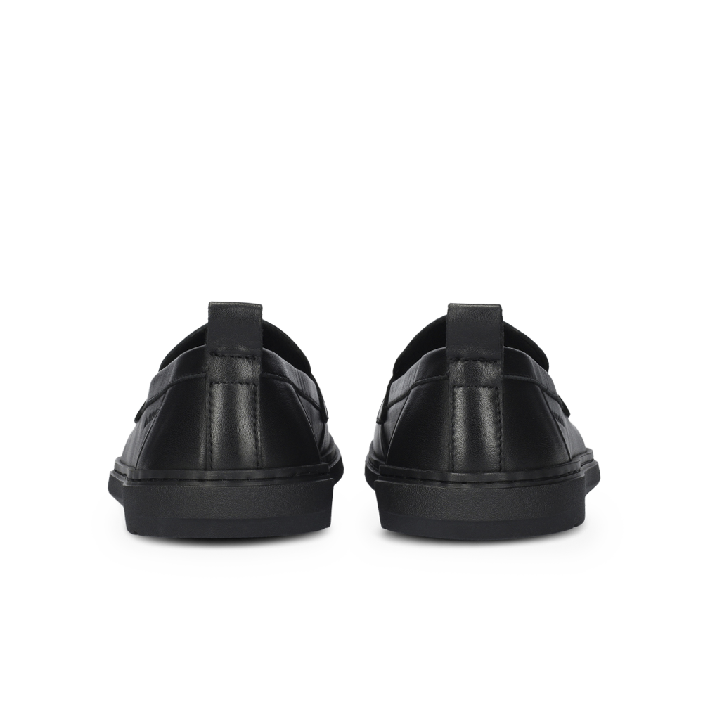 Groundies Brisbane black loafers viewed from the heel